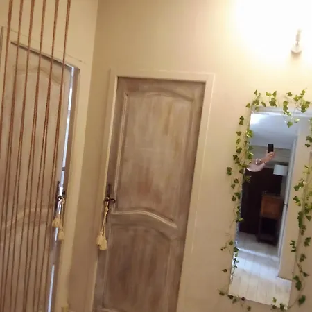 B&B La Maison Perchee 에그모르트